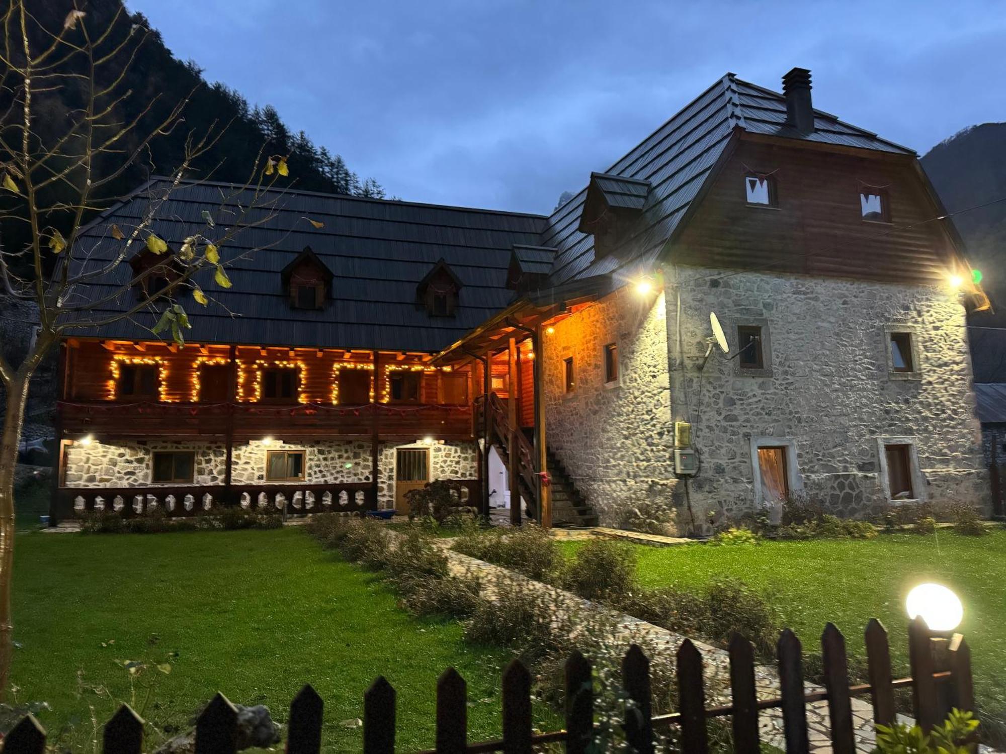 Guesthouse Prrockaj Theth Zewnętrze zdjęcie